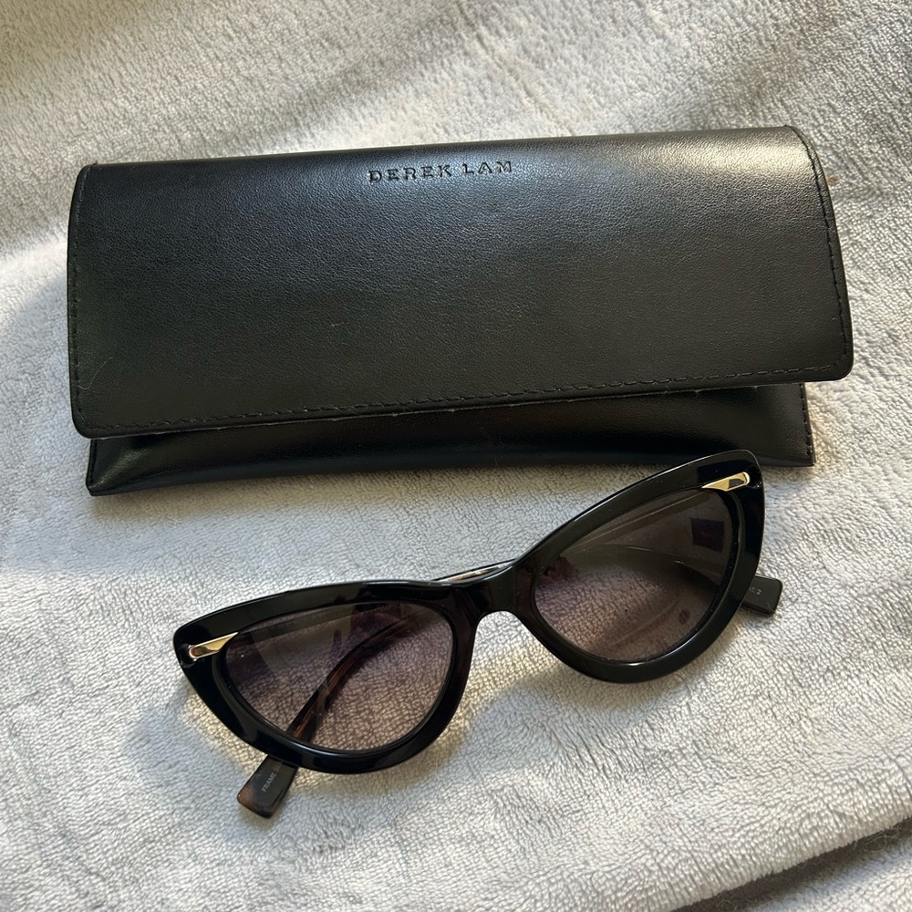 Brand new Derek Lam cat-eye shades 😎